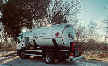 Carburantes Navas vehículo de transporte