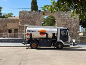 Carburantes Navas camión cisterna