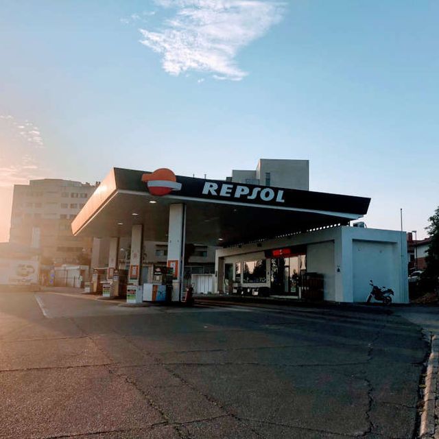 Carburantes Navas estación de carburantes y lavado de autos 8